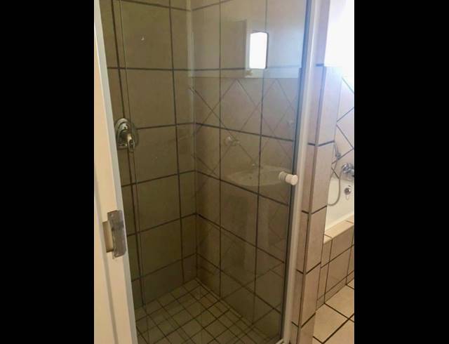 2 BEDROOM APARTMENT FOR SALE IN VANDERBIJLPARK SE 4